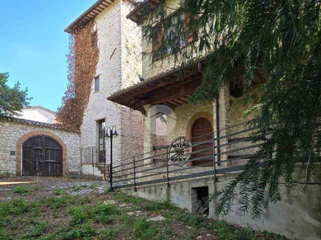 Rustico in vendita a Spoleto, Umbria
