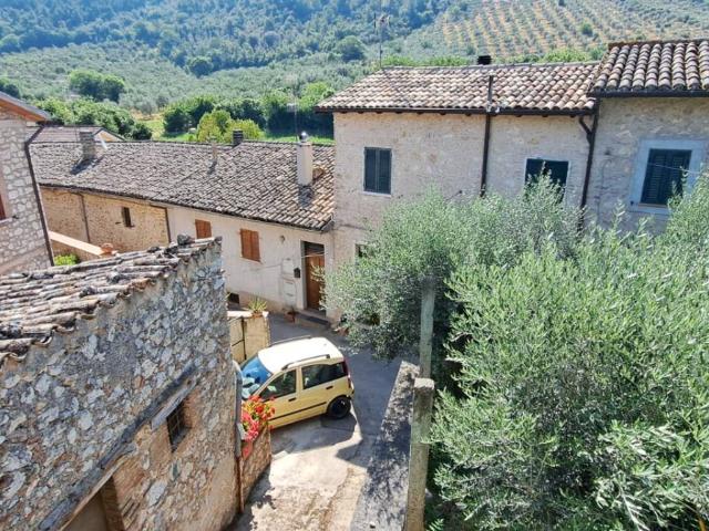 Rustico in vendita a Spoleto, Umbria