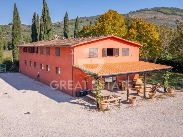Rustico in vendita a Spoleto, Umbria