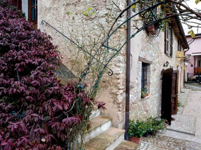 Rustico in vendita a Spoleto, Umbria