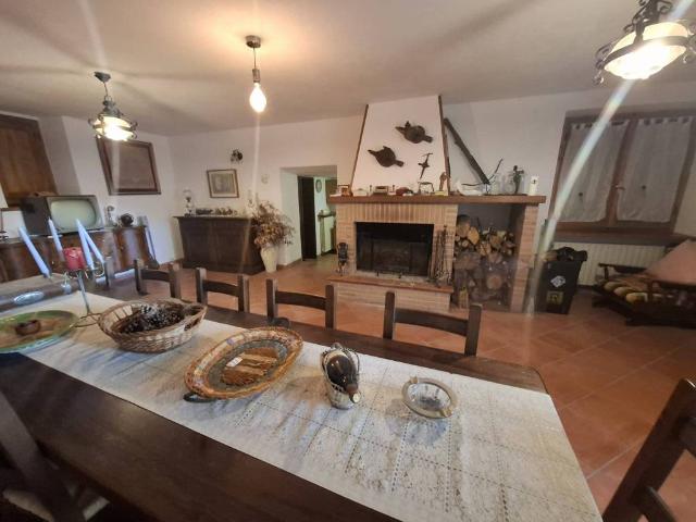 Rustico in vendita a Spoleto, Umbria