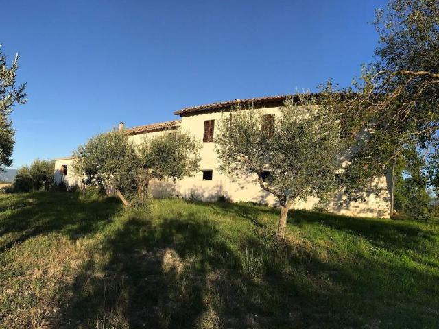 Rustico in vendita a Spoleto, Umbria