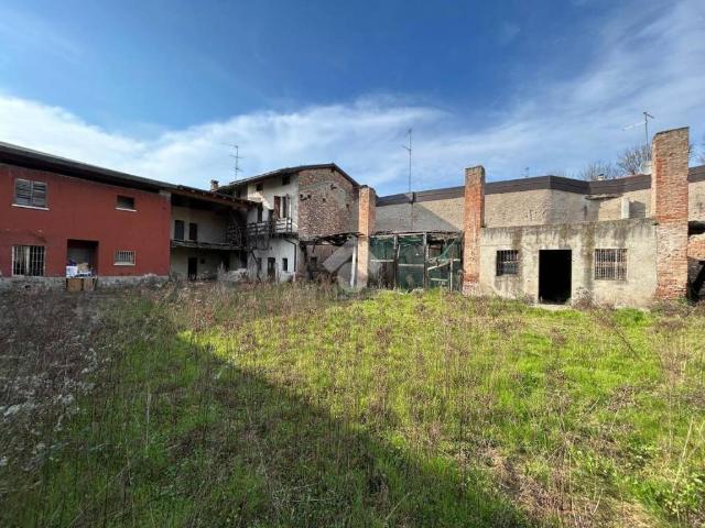 Rustico in vendita a Stezzano, Lombardia