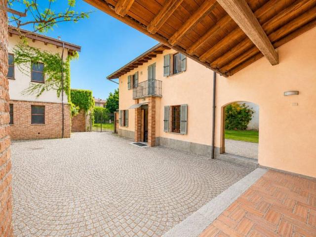 Rustico in vendita a Stradella, Lombardia