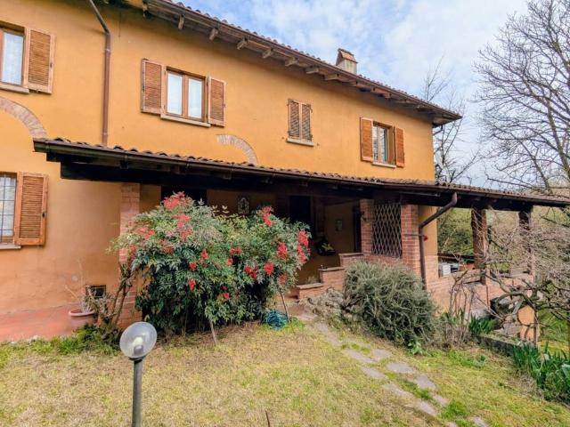 Rustico in vendita a Stradella, Lombardia
