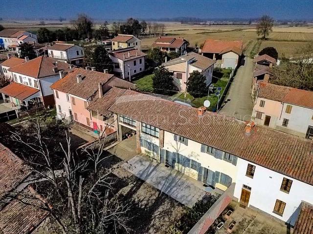Rustico in vendita a Suardi, Lombardia
