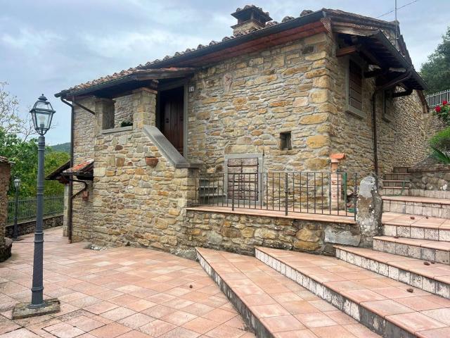 Rustico in vendita a Savorgnano, Subbiano