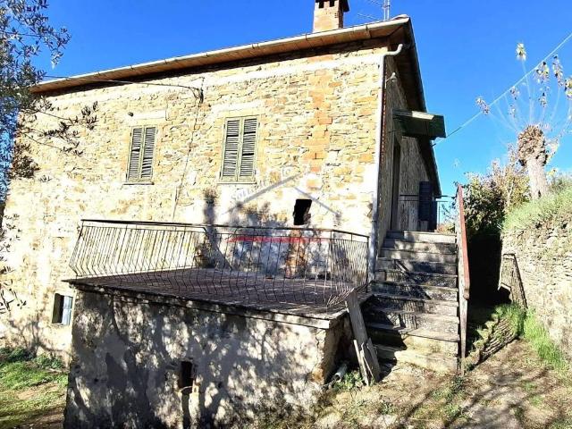 Rustico in vendita a Subbiano, Toscana