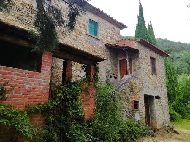 Rustico in vendita a Subbiano, Toscana