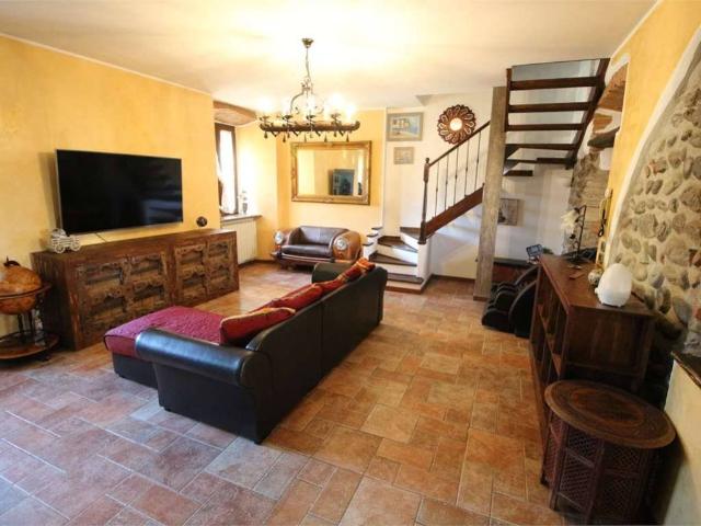 Villa Indipendente in vendita a Suisio, Lombardia