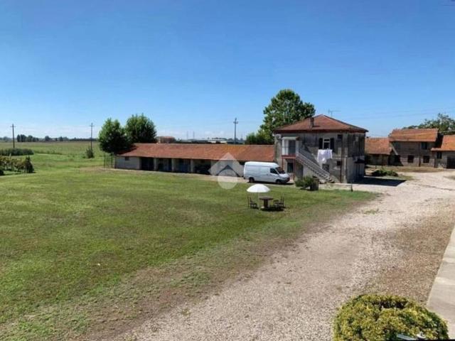 Rustico in vendita a Castello, Sustinente