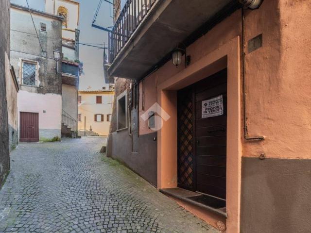 Rustico in vendita a Sutri, Lazio