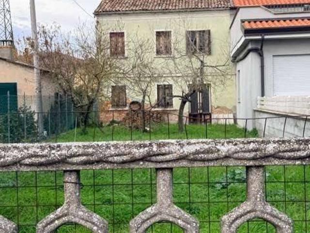 Rustico in vendita a Taglio Di Po, Veneto