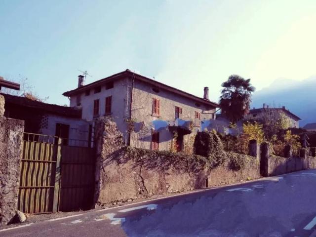 Rustico in vendita a Talamona, Lombardia