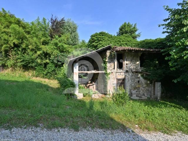 Rustico in vendita a Tarcento, Friuli-Venezia Giulia