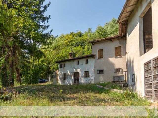 Rustico in vendita a Tarzo, Veneto