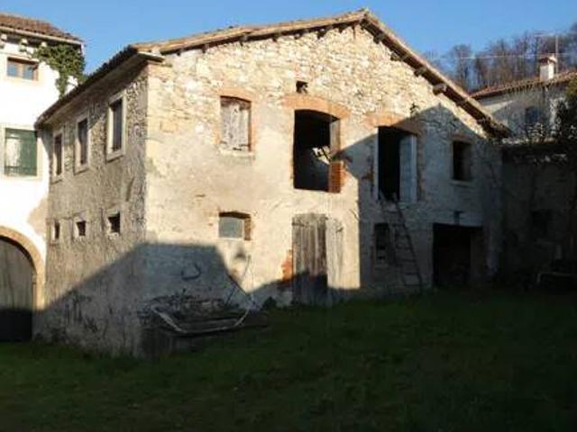 Rustico in vendita a Tarzo, Veneto