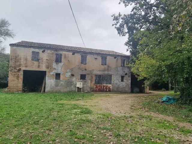 Rustico in vendita a Pirano Alto, Marche