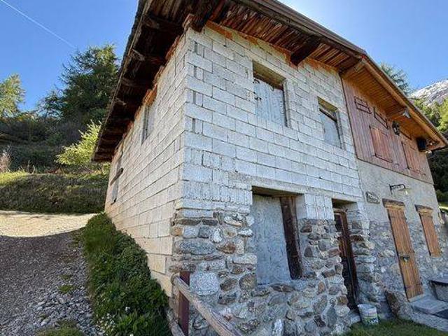 Rustico in vendita a Comunità montana della valle Camonica, Temù