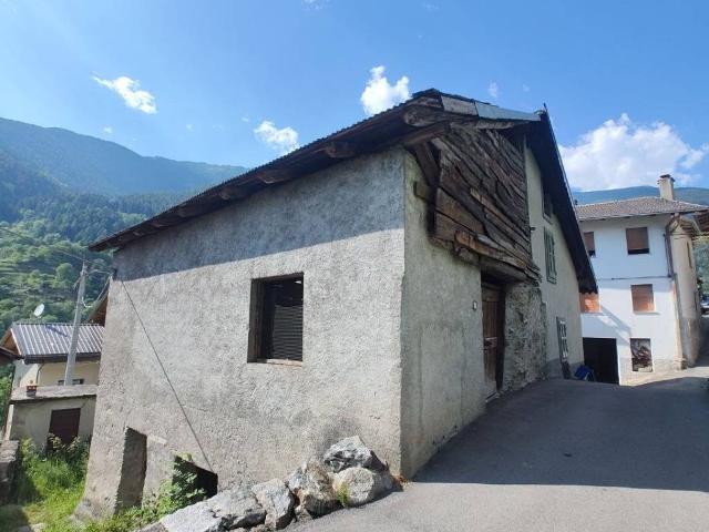 Rustico in vendita a Comunità montana della valle Camonica, Temù