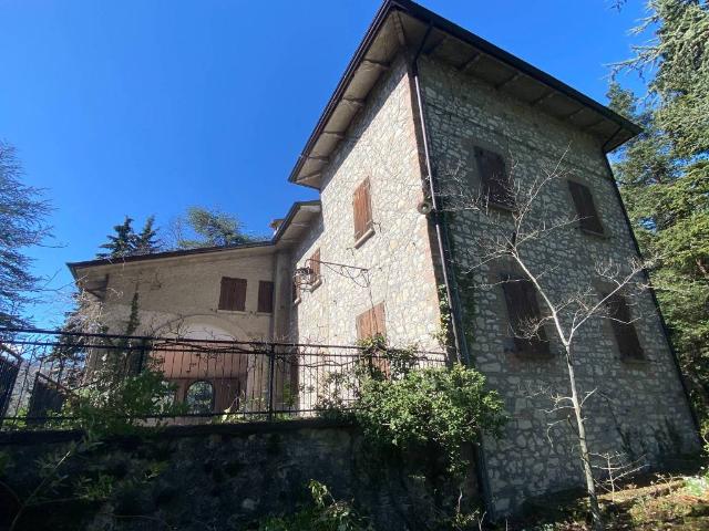 Rustico in vendita a Terenzo, Reggio Emilia