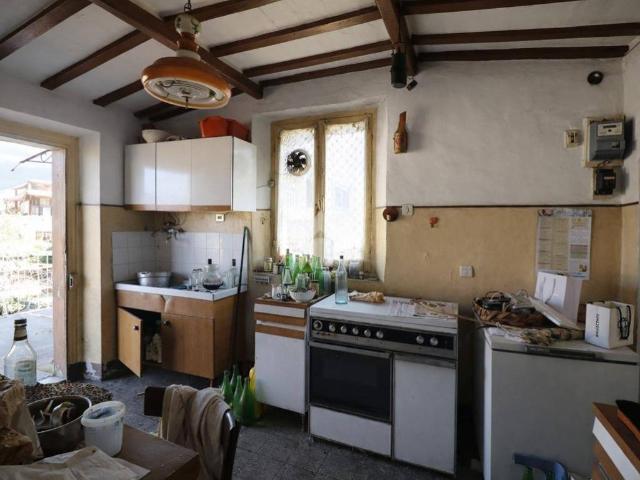 Rustico in vendita a Campomicciolo, Terni