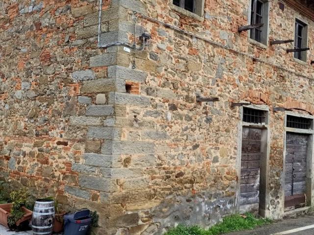 Rustico in vendita a Terranuova Bracciolini, Toscana