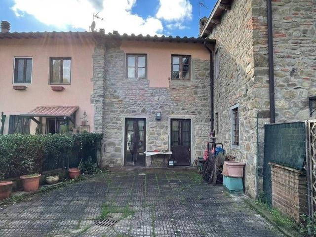 Rustico in vendita a Terranuova Bracciolini, Toscana