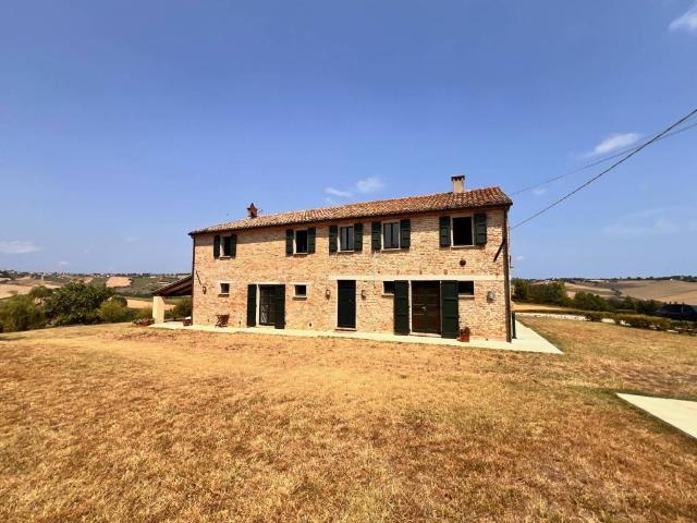 Rustico in vendita a San Giorgio di Pesaro, Pesaro e Urbino