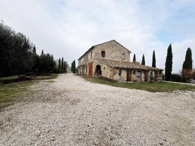 Rustico in vendita a Orciano di Pesaro, Pesaro e Urbino
