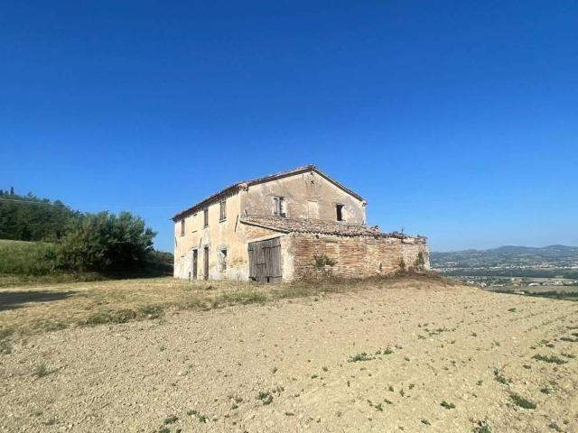 Rustico in vendita a Terre Roveresche, Marche
