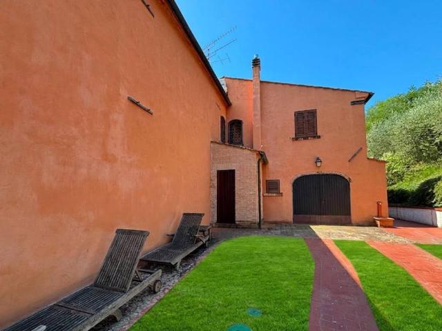 Rustico in vendita a Terricciola, Toscana