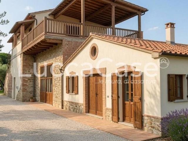 Rustico in vendita a Terricciola