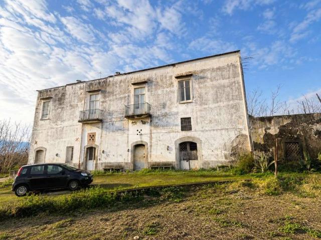Rustico in vendita a Terzigno, Campania