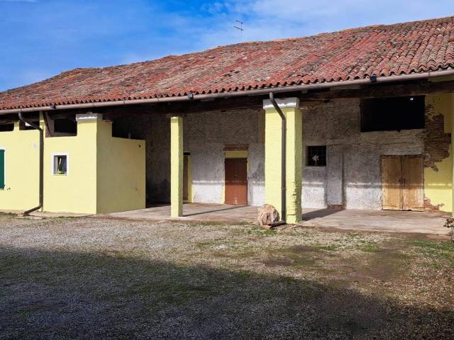 Rustico in vendita a Tezze Sul Brenta, Veneto