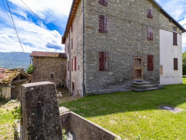 Rustico in vendita a Tizzano Val Parma, Reggio Emilia