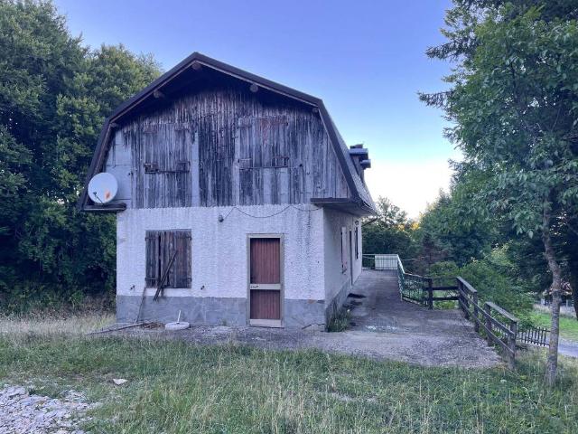 Rustico in vendita a Tizzano Val Parma, Reggio Emilia