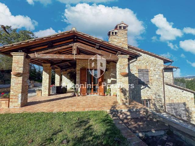 Rustico in vendita a Izzalini, Umbria