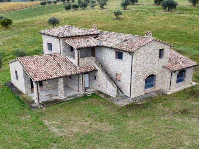 Rustico in vendita a Izzalini, Umbria