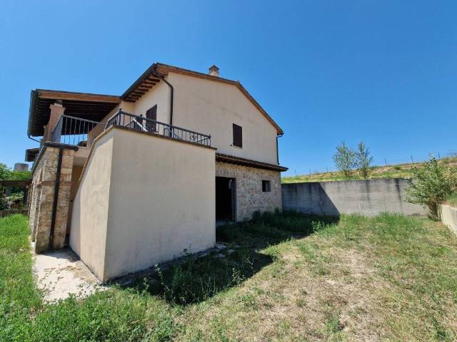 Rustico in vendita a Izzalini, Umbria