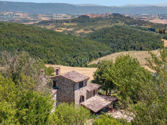 Rustico in vendita a Izzalini, Umbria
