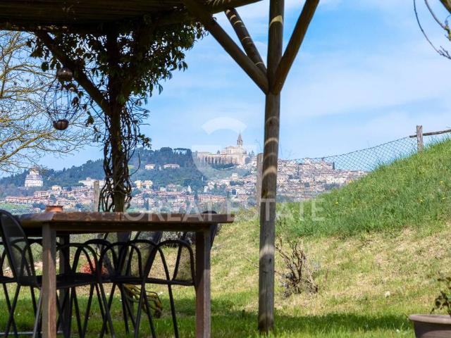 Rustico in vendita a Izzalini, Umbria