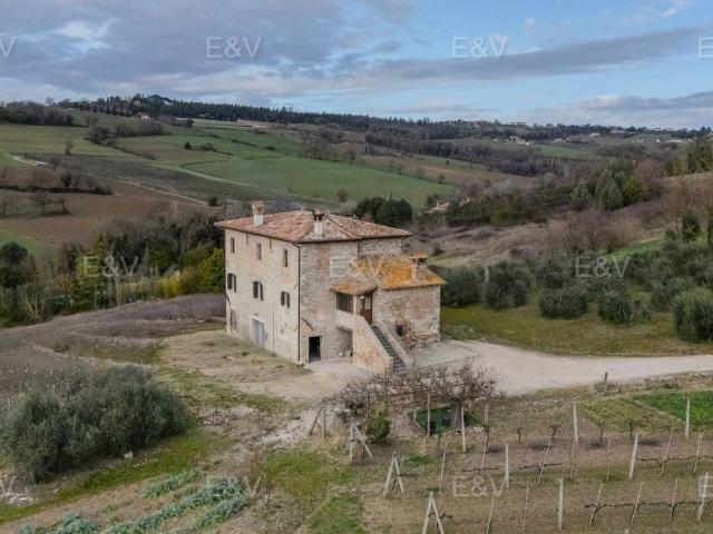 Rustico in vendita a Izzalini, Umbria