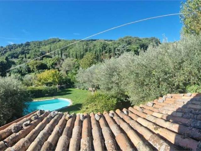 Rustico in vendita a Izzalini, Umbria