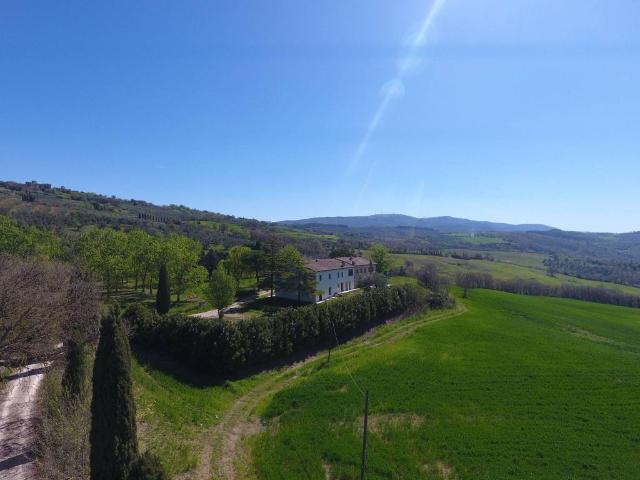 Rustico in vendita a Loreto, Izzalini