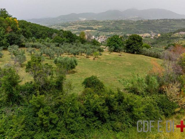 Rustico in vendita a Toffia, Lazio