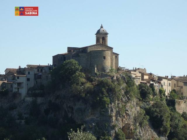 Rustico in vendita a Toffia, Lazio