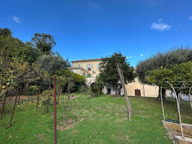 Rustico in vendita a Toirano, Liguria