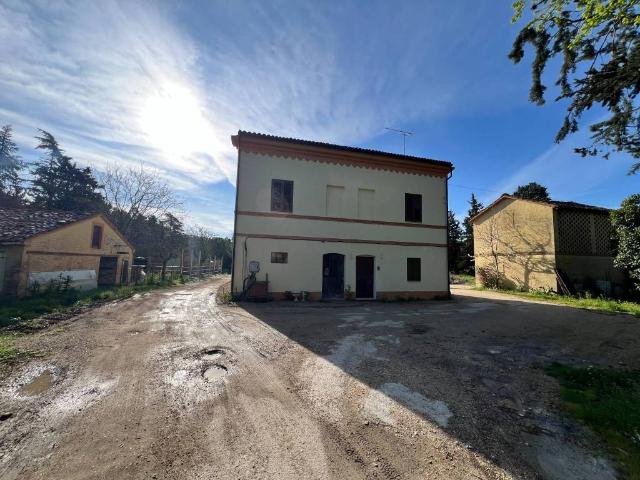 Rustico in vendita a Le Grazie, Marche