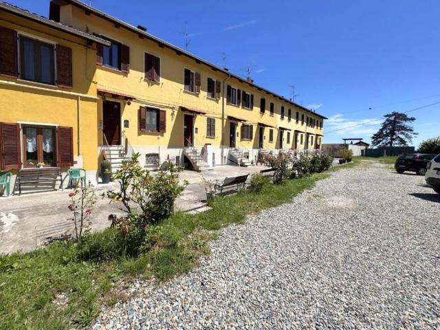Villa Indipendente in vendita a Cerei, Piemonte
